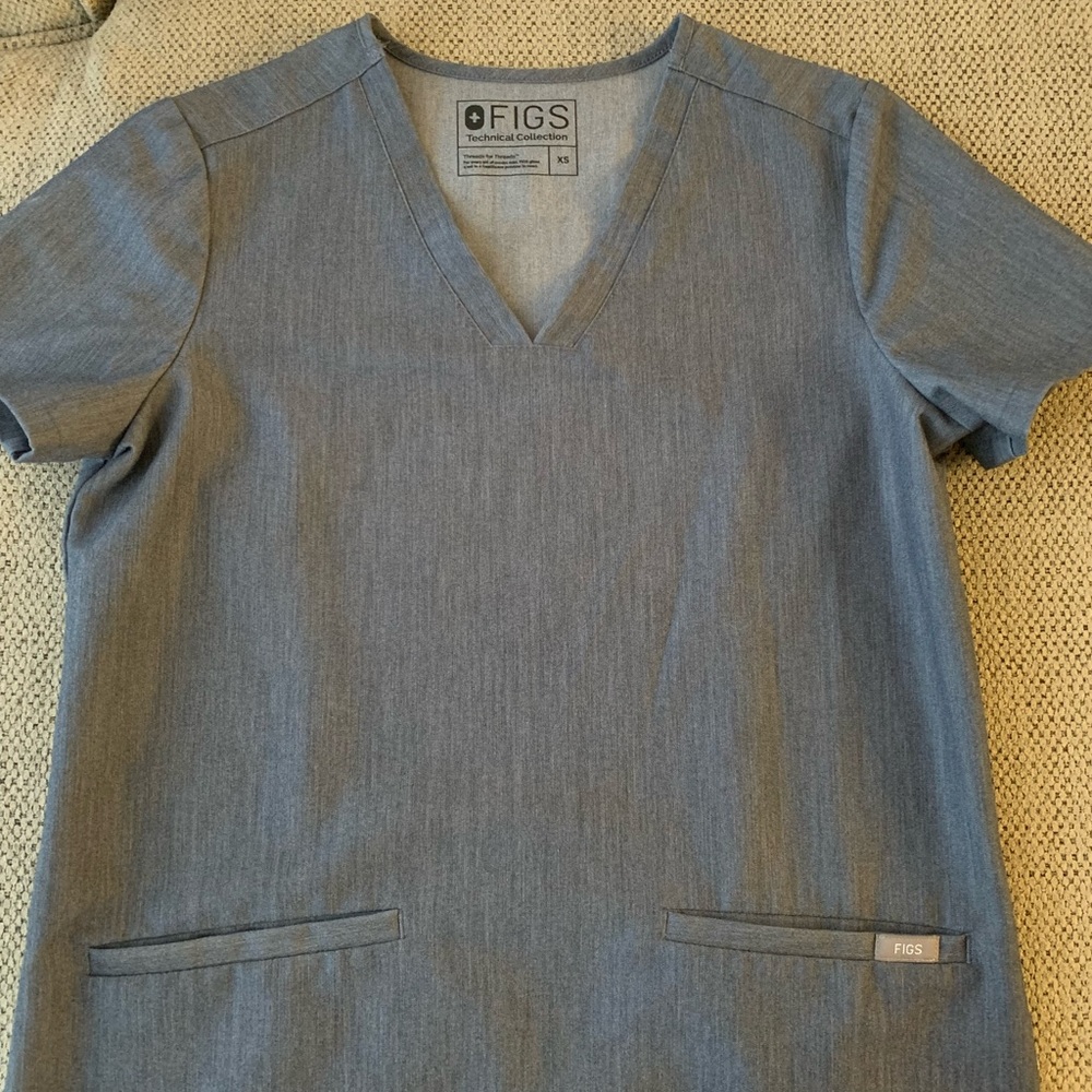 Figs gray casma top